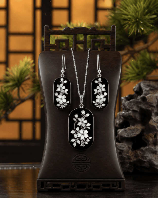 Lacquer Mother-of-pearl Earring & Pendant Set