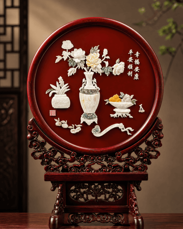 Plain Lacquer Screen with Jade Inlay (Peace and Well-being)