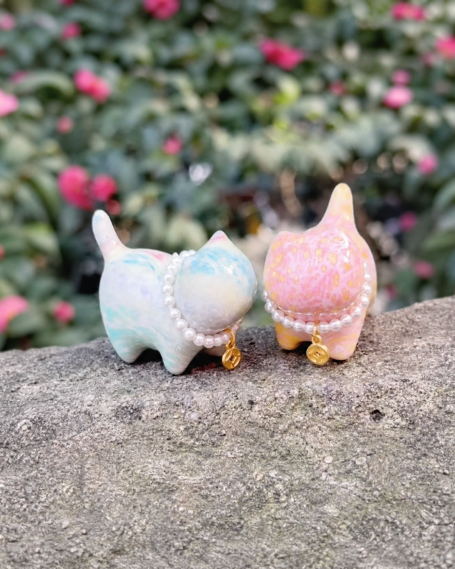 Floating-color Lacquer Cat Ornament
