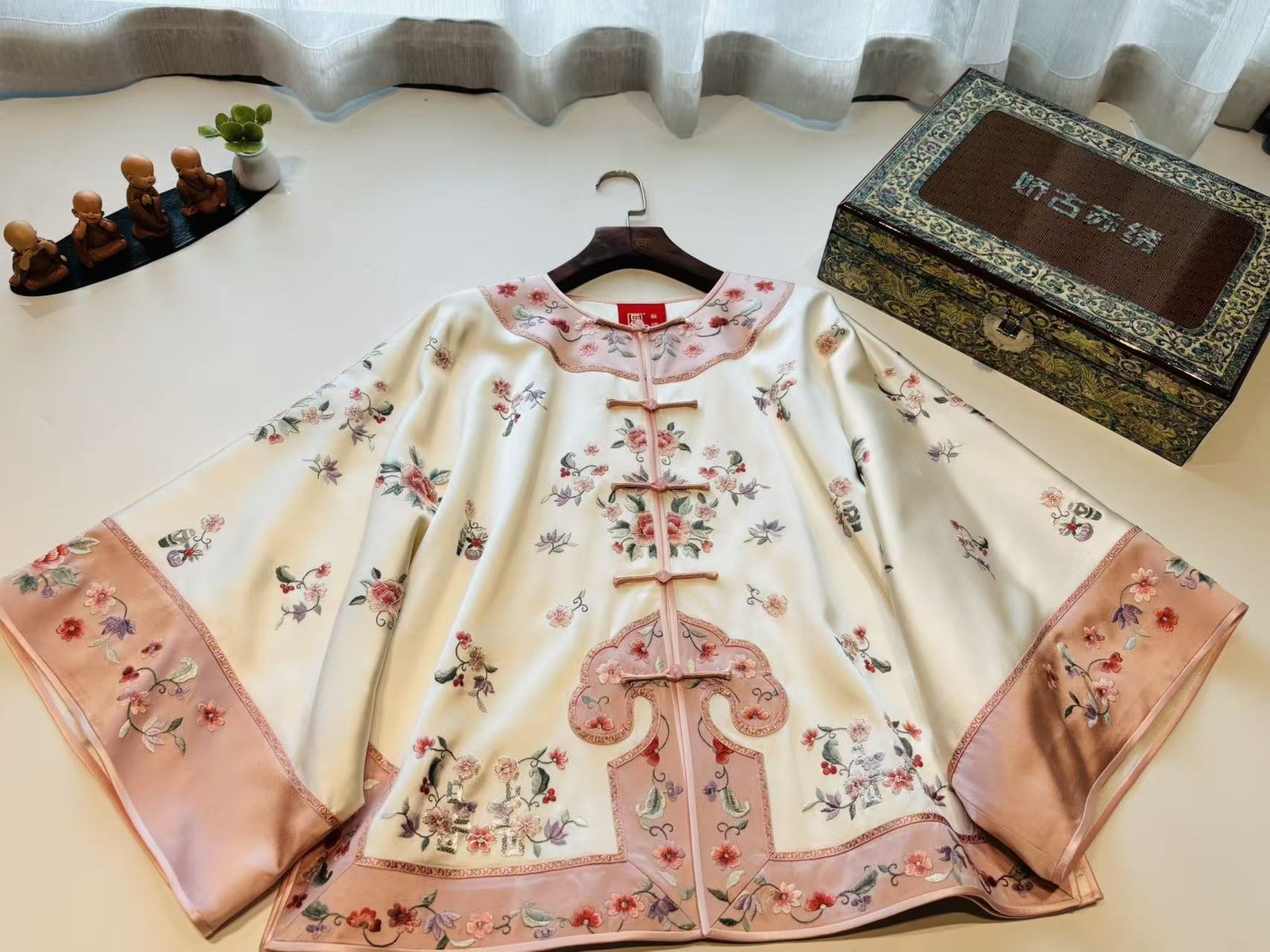 Zuifurong Su Embroidery Top - Image 2