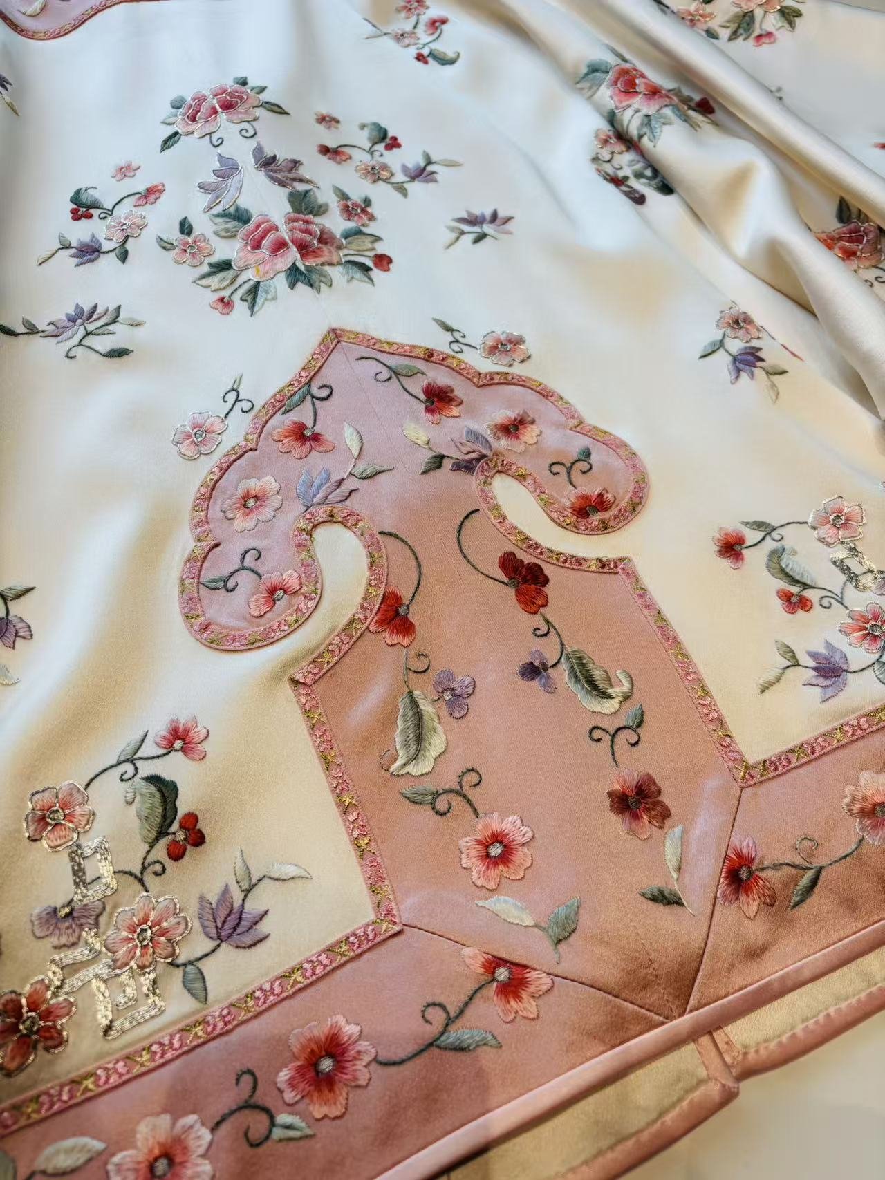 Zuifurong Su Embroidery Top - Image 8