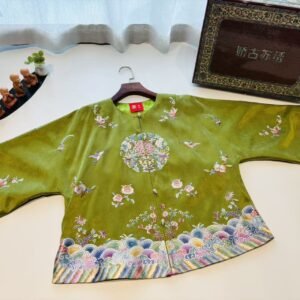 Qunfang Nafu Su Embroidery Top (Green)