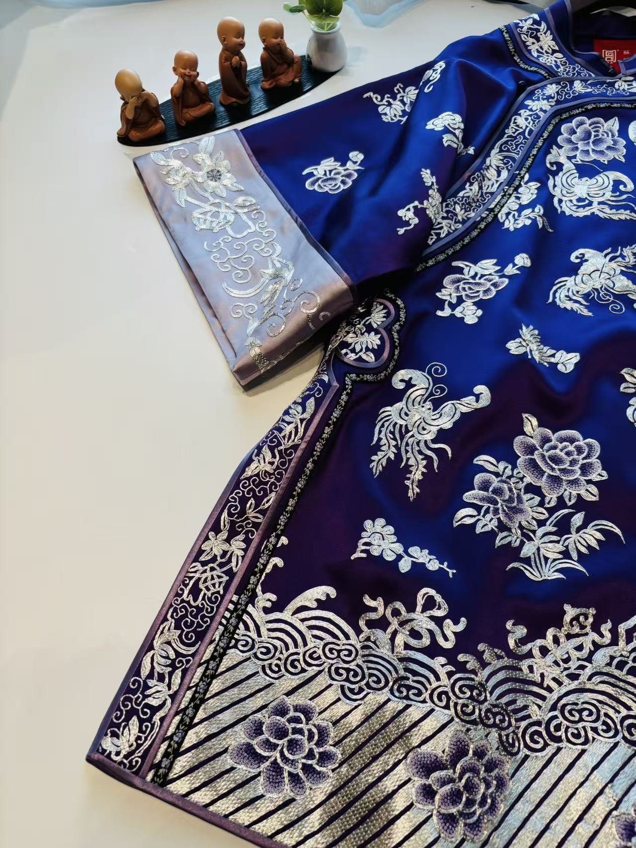 Xixiangfeng Su Embroidery Woman's Robe - Image 3