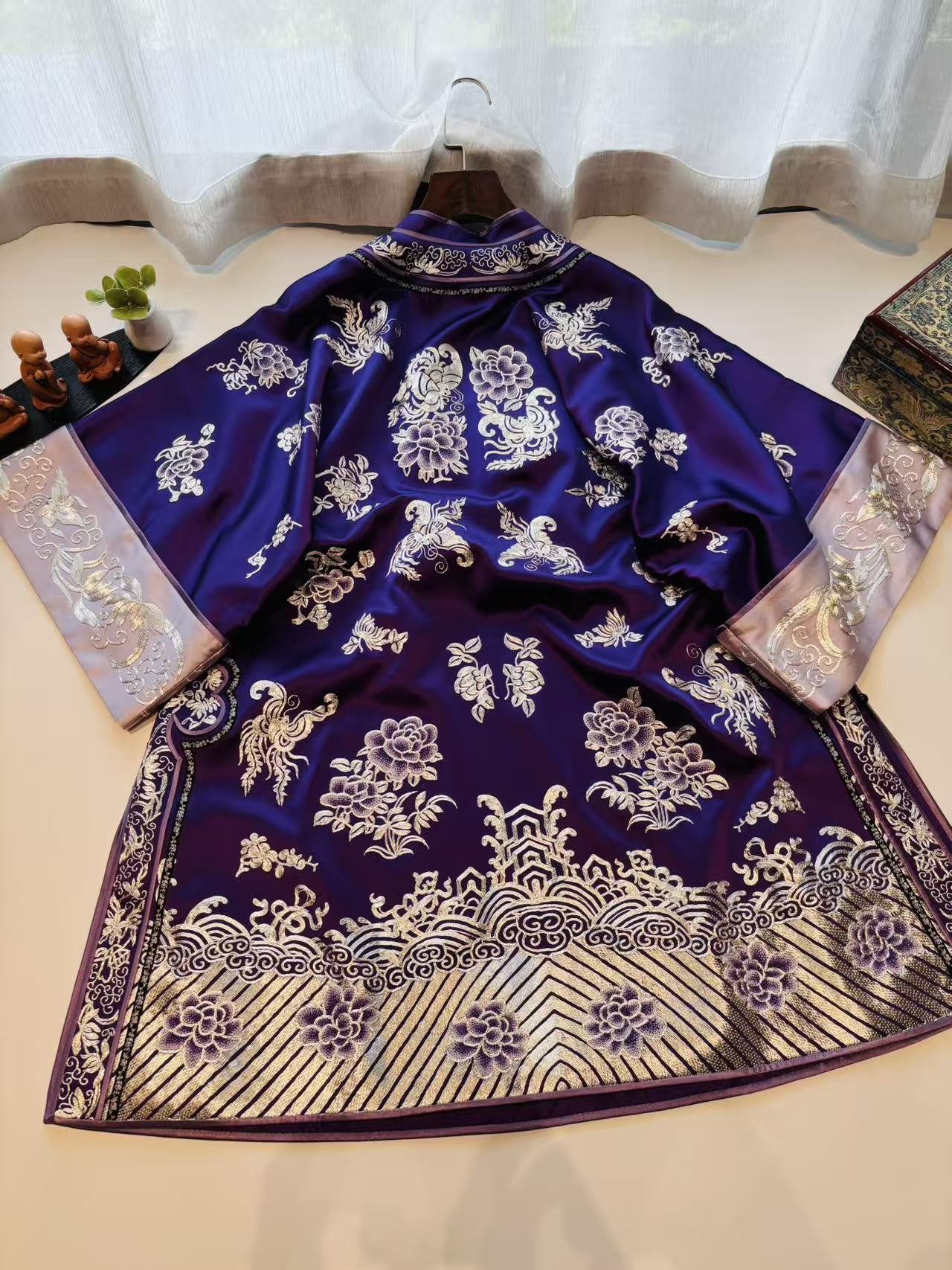 Xixiangfeng Su Embroidery Woman's Robe - Image 9